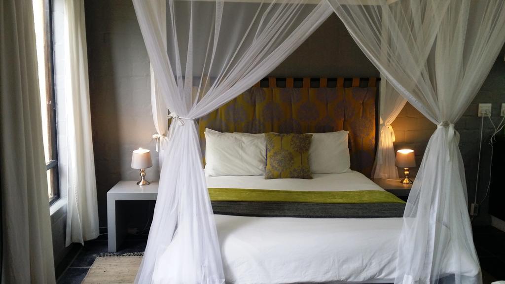 Hornbill House Self Catering Accommodation Hermanus Phòng bức ảnh