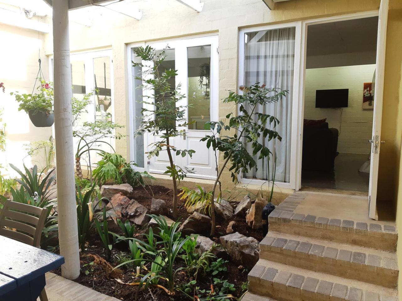 Hornbill House Self Catering Accommodation Hermanus Ngoại thất bức ảnh